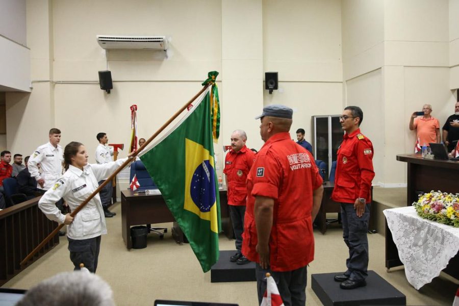 Câmara de Indaial homenageia Evandro Vinotti com título de Cidadão Honorário em cerimônia emocionante