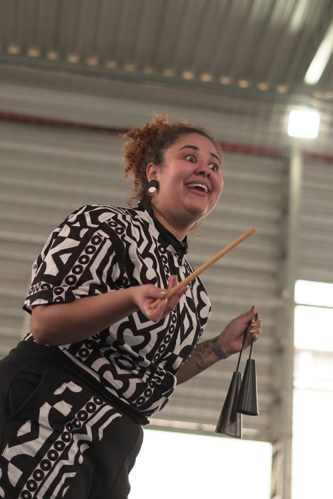 Da África para o Vale: espetáculo bilíngue leva lendas angolanas a Timbó, Ilhota e Guabiruba