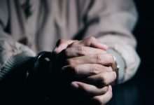 Homem com mandado de prisão por estupro é preso pela PM durante abordagem em Benedito Novo