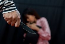 Homem invade farmácia em Indaial com faca, rende funcionária e foge após levar dinheiro e celular