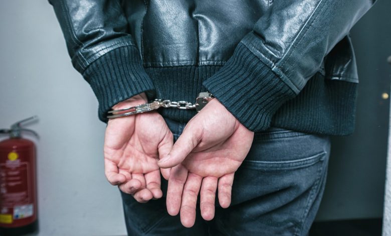 Motociclista é preso por embriaguez ao volante após abordagem da polícia na madrugada em Indaial