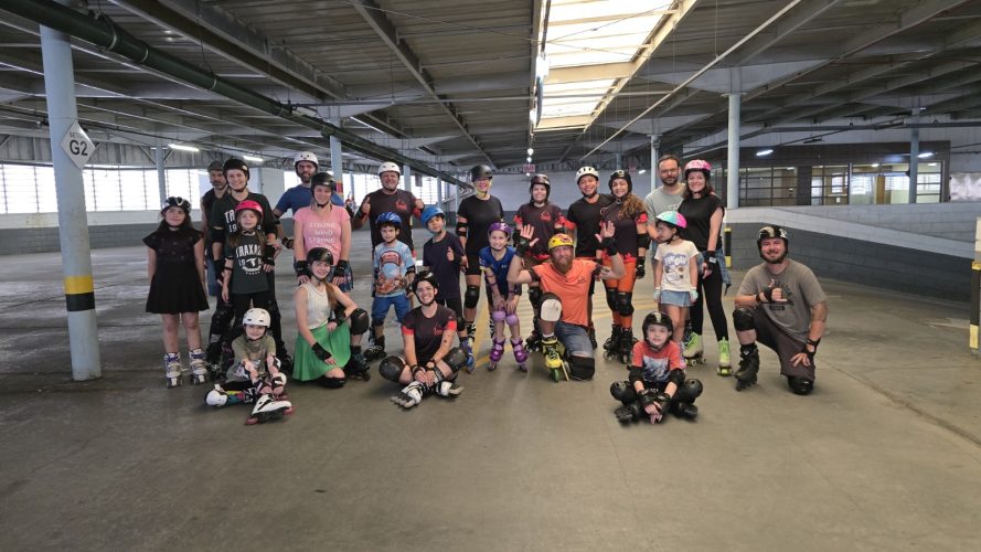 Noite sobre rodas: Norte Shopping vira pista de patinação com show, manobras e aulas gratuitas em Blumenau