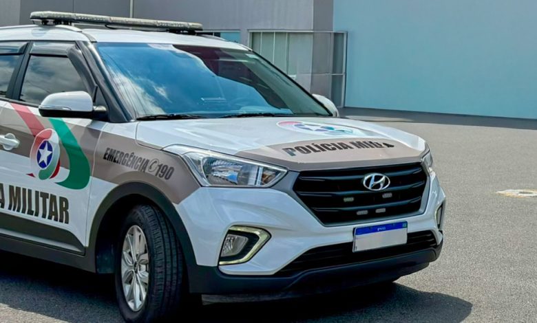 Foragido da Justiça tenta enganar polícia com nome falso, mas acaba preso em Rodeio