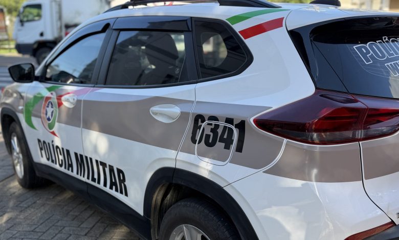 Procurado por resistência e porte ilegal de arma de uso restrito é preso após ação da PM em Indaial