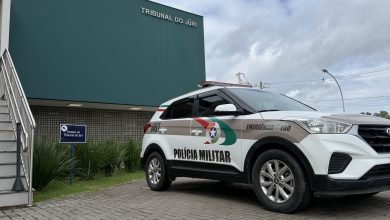 Dentro do Fórum: homem é surpreendido e preso após descoberta de mandado em aberto em Timbó