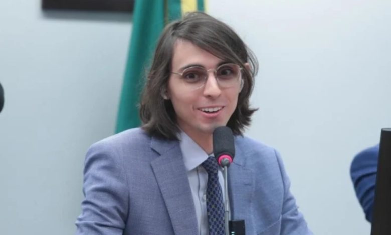 Deputado propõe fim de salário fixo para vereadores em cidades pequenas, com ajuda de custo por sessão