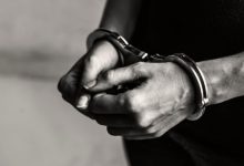 Armado com faca, homem invade creche, entra em luta com vigilante e acaba preso em SC