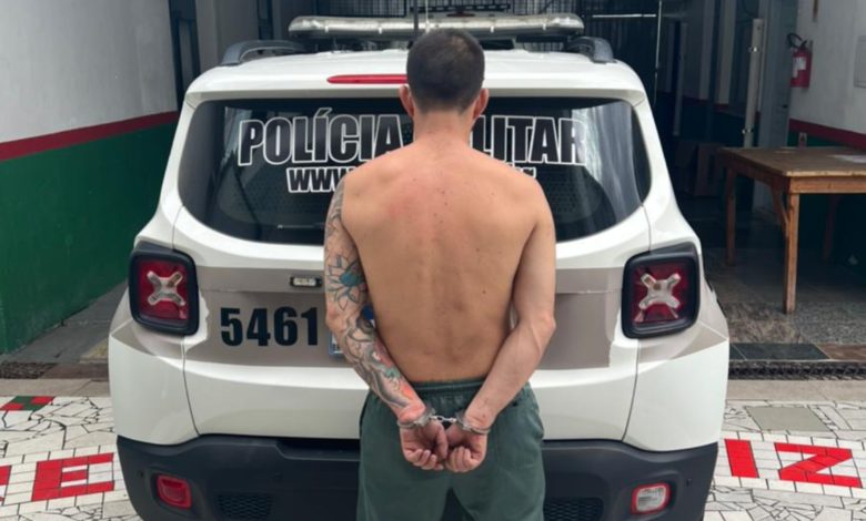 Pulou o muro, mas não escapou: homem com diversas passagens policiais é preso em Indaial