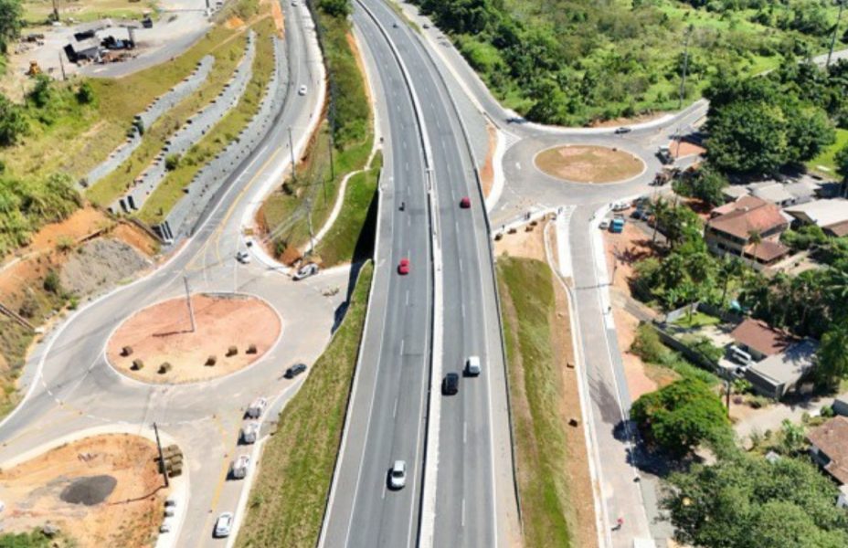 Viaduto na BR-470 transforma trânsito em Blumenau e duplicação da rodovia já soma 62 km liberados
