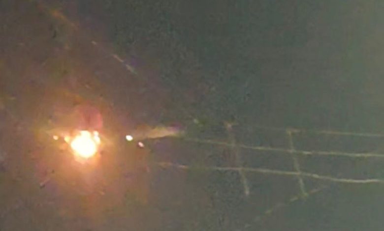 Motor de avião pega fogo após decolagem em Guarulhos e voo retorna em segurança