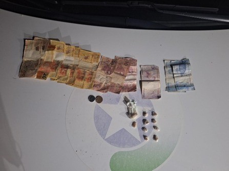 Tentou disfarçar da polícia: adolescente é pego com droga em lanchonete de Timbó