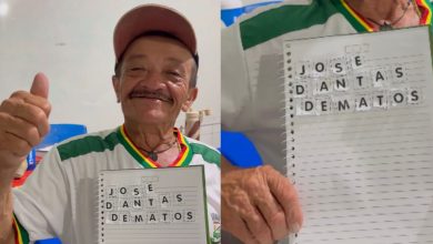 Idoso emociona ao escrever o próprio nome pela primeira vez e mostra que nunca é tarde para aprender