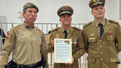 Polícia Militar de Rodeio tem novo comandante após solenidade oficial na Câmara de Vereadores