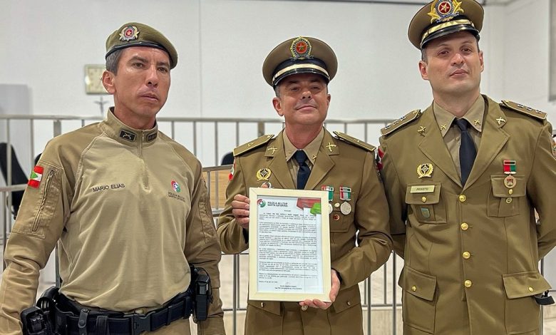 Polícia Militar de Rodeio tem novo comandante após solenidade oficial na Câmara de Vereadores