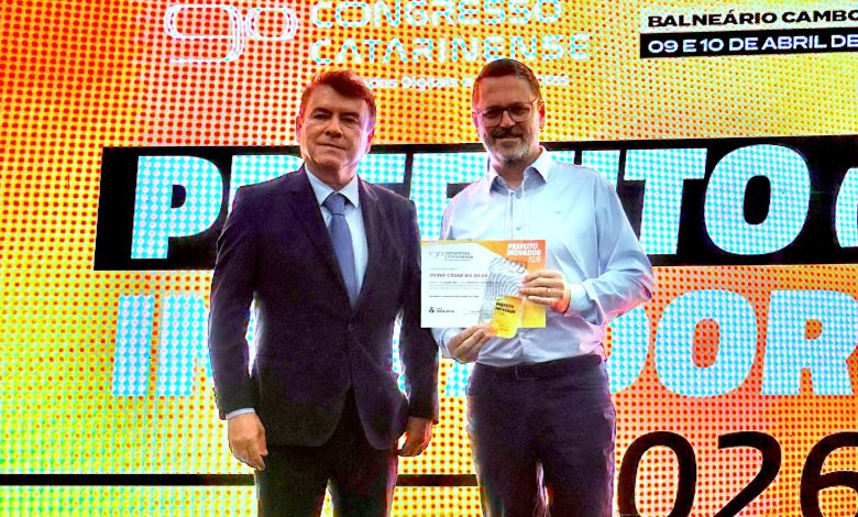 Com investimentos em tecnologia nas escolas, Indaial conquista prêmio de Prefeito Inovador