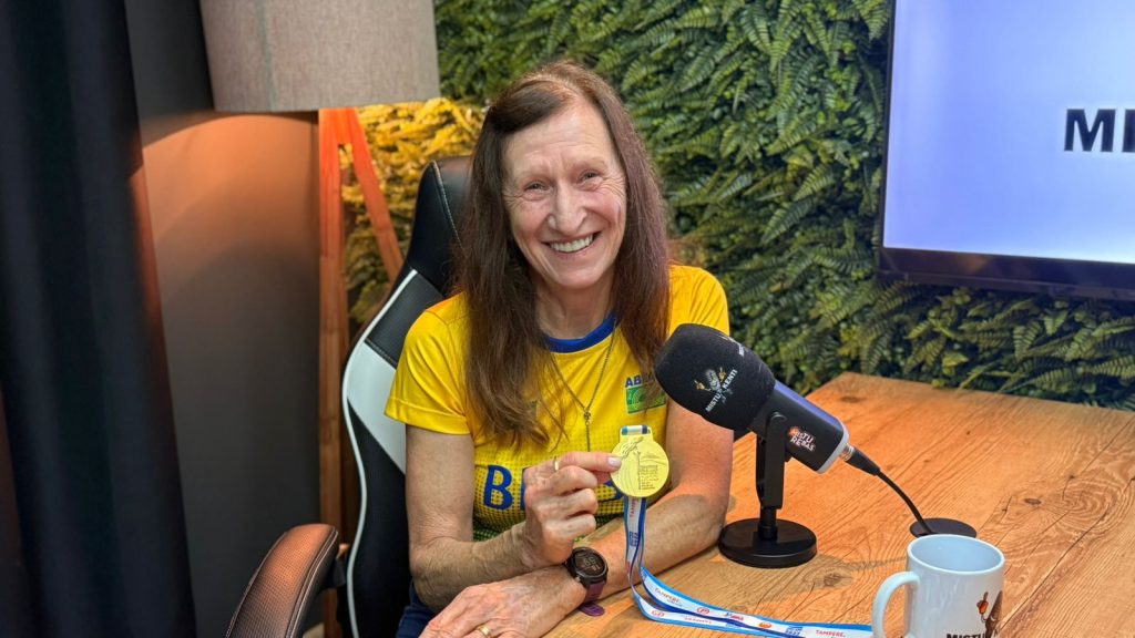 Marlene Schubert, atleta de Timbó aos 65 anos, vai representar o Brasil em Mundial na Coreia do Sul