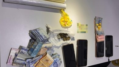 Monitoramento policial leva à descoberta de ponto de tráfico no centro de Pomerode e termina com prisões