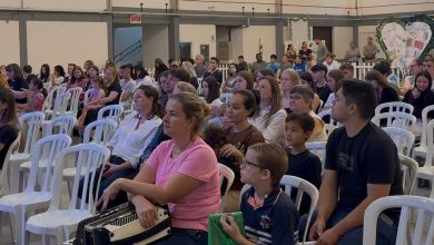 1ª Feira do Livro de Benedito Novo inicia com grande participação e celebra incentivo à leitura