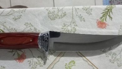 Homem é preso em flagrante após ameaçar companheira de morte com faca. Foto: COPOM Indaial.