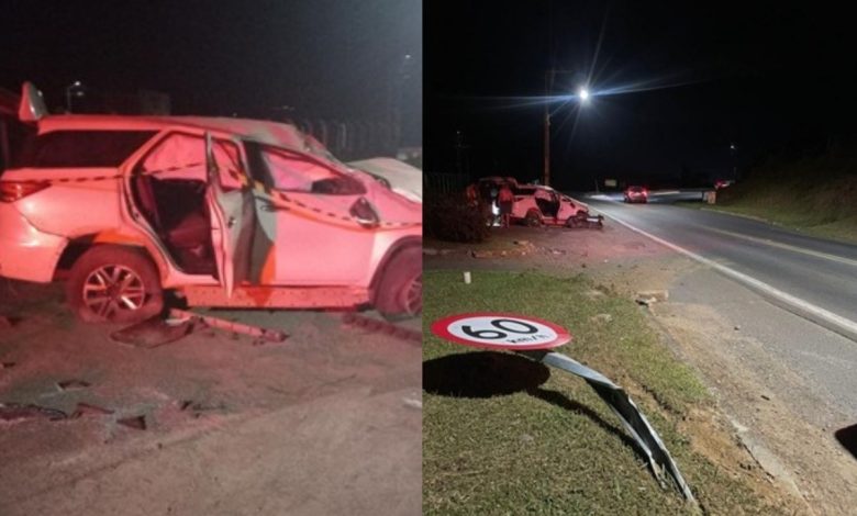 Hilux capota em Rodeio, é abandonada pelo motorista e polícia descobre que veículo era furtado