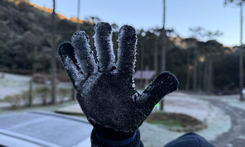 Frio chega com força em SC: temperaturas despencam e madrugada pode ter mínima de até 2°C