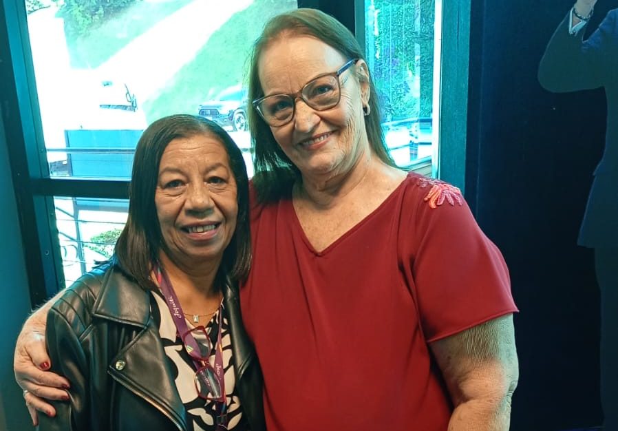 De Indaial para a TV: professora aposentada de 74 anos conquista R$ 20 mil no Roda a Roda Jequiti