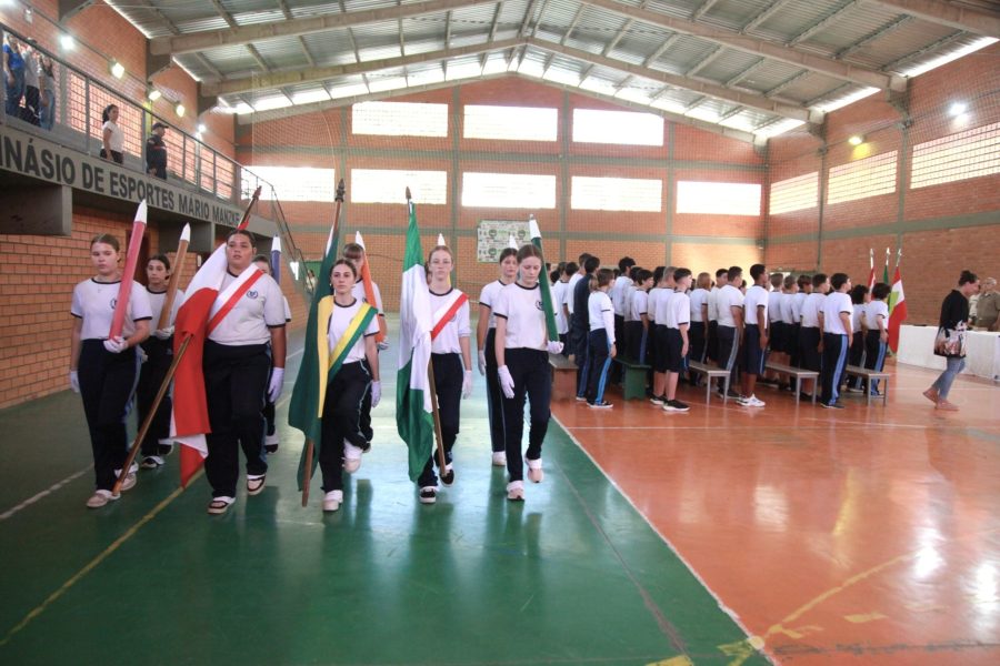 Câmara Mirim de Blumenau realiza primeira sessão itinerante de 2026 e aproxima estudantes do Legislativo