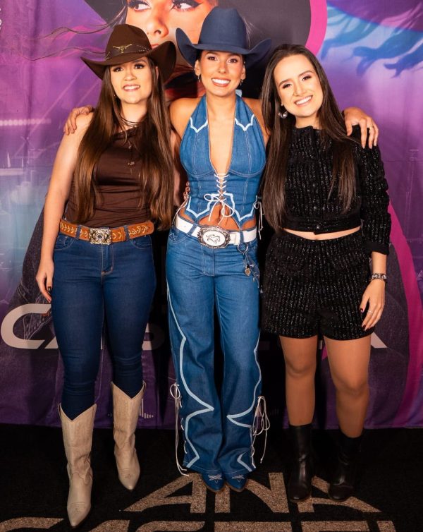 Perrengue com bota descolada termina em surpresa e fã é presenteada por Ana Castela antes do show