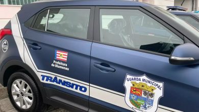 Colisão inusitada é registrada em Blumenau; e termina com um morto e um ferido. Foto: GMT.