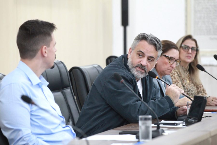 Comissão aponta atraso tecnológico na Prefeitura de Blumenau e critica falta de integração entre sistemas