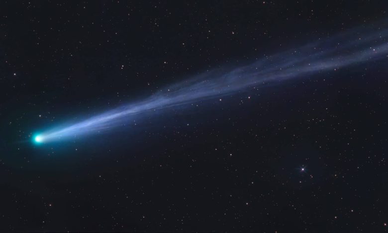 Pegue o binóculo: cometa com “cauda brilhante” ainda pode ser visto no céu de maio