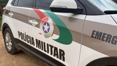 Fórum aciona Polícia Militar e jovem de 20 anos acaba preso por mandado de roubo em Timbó