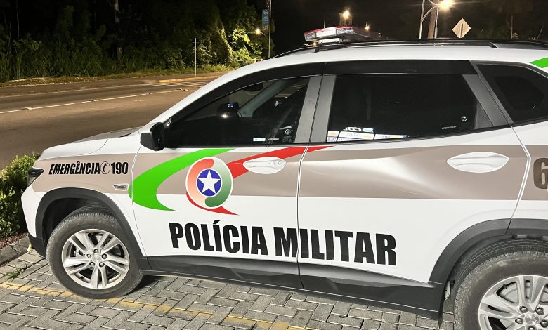 Homem condenado por homicídio qualificado é preso pela Polícia Militar dentro do Fórum de Timbó