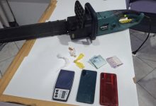 PM flagra tentativa de esconder crack no vaso sanitário e prende dois homens em Rio dos Cedros