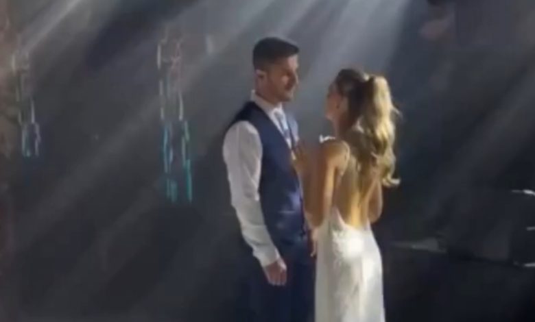 “Buquê diferente”: noiva viraliza ao jogar caixa de Mounjaro em casamento em SC