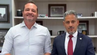 Prefeito Flávio Buzzi entrega proposta para nova delegacia da Polícia Civil em Timbó