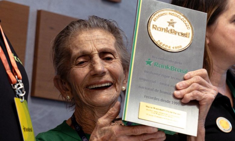 Aos 92 anos, mulher de SC contratada pela Havan entra para o RankBrasil