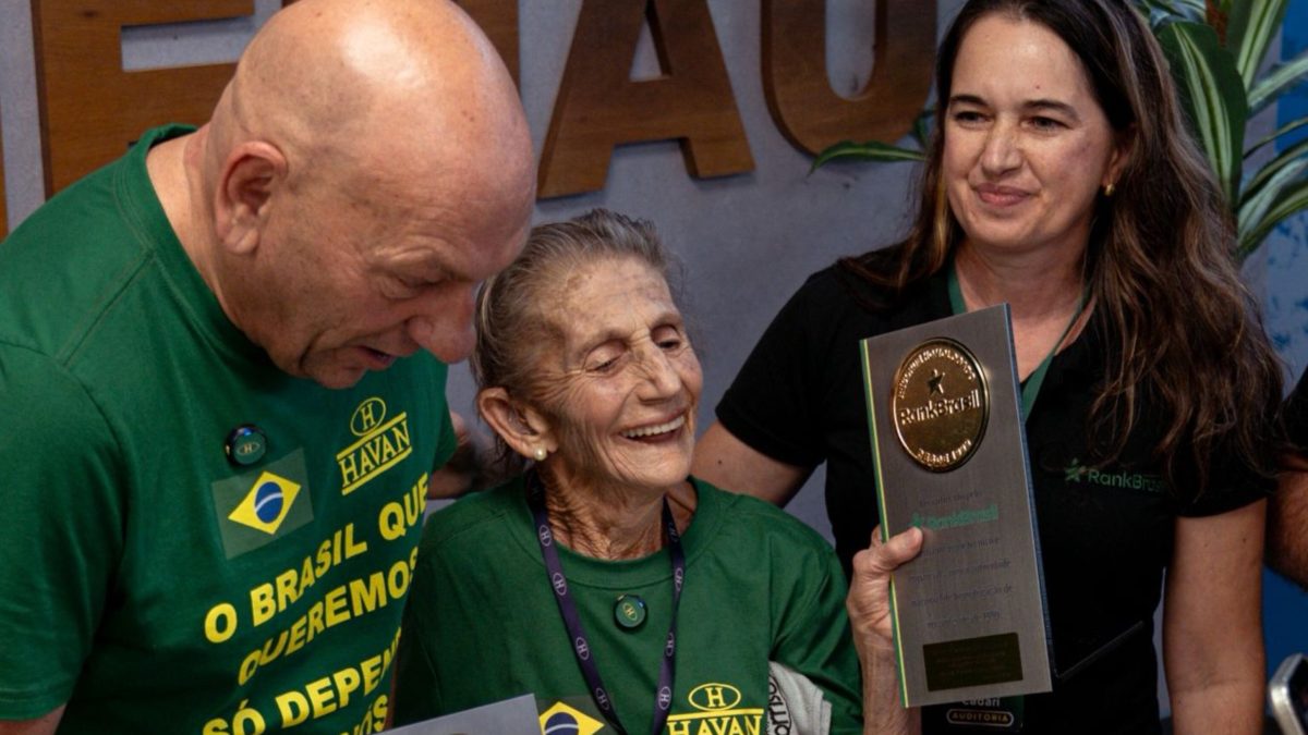 Aos 92 anos, mulher de SC contratada pela Havan entra para o RankBrasil