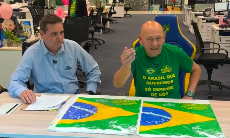 “Será que é perseguição?”: Luciano Hang reage a notificação do Ministério Público sobre uso da bandeira do Brasil nas sacolas da Havan