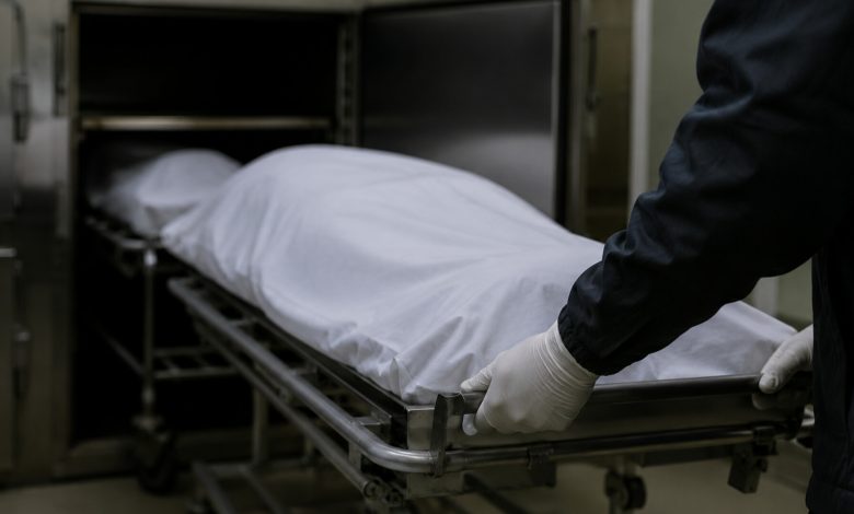 Troca de corpos: agente funerária diz que servidores sugeriram esconder erro em SC
