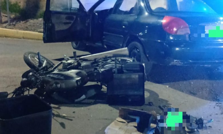Motociclista fica ferida após colisão com carro na BR-470, em Apiúna
