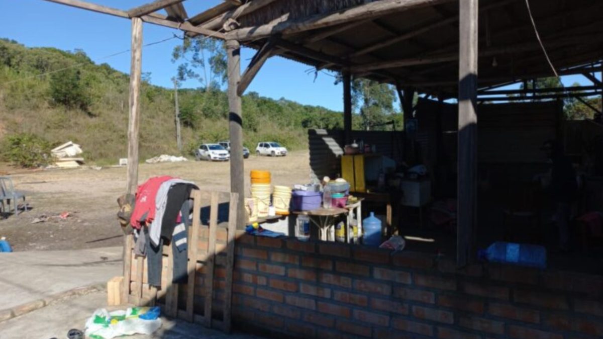 22 pessoas em situação de vulnerabilidade são encontradas em ocupação irregular em Gaspar
