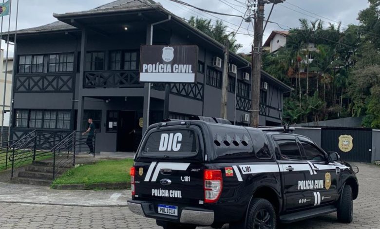 Homem é preso com mais de 800 gramas de drogas durante ação da Polícia Civil em Blumenau