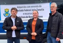Saúde de Benedito Novo ganha reforço com chegada de novas vans para transporte de pacientes