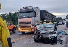 Tragédia na BR-280: colisão entre caminhão e carro mata duas pessoas em SC