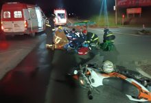 Motorista de caminhão foge após acidente deixar motociclista inconsciente, em Rodeio
