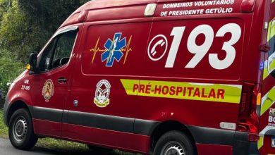 Idosa fica desorientada e com suspeita de fraturas após ser atropelada por motocicleta no Centro de PG
