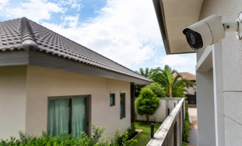 Câmeras voltadas para quarto de vizinha levam casal à condenação em SC