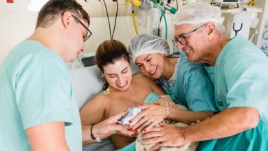 “Só poderia ser você”: obstetra realiza parto do neto após ser escolhido pela filha em SC