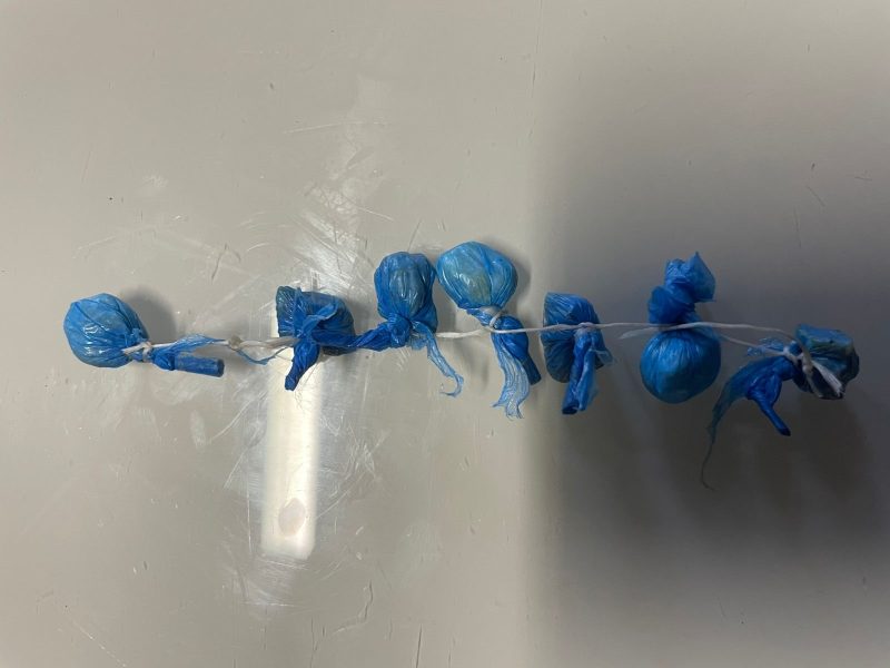 Homem tenta fugir de abordagem, descarta arma e termina preso com drogas e munições em Apiúna